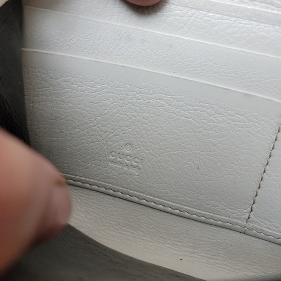 100% Authentic GUCCI zip all around wallet - Picture 14 of 14